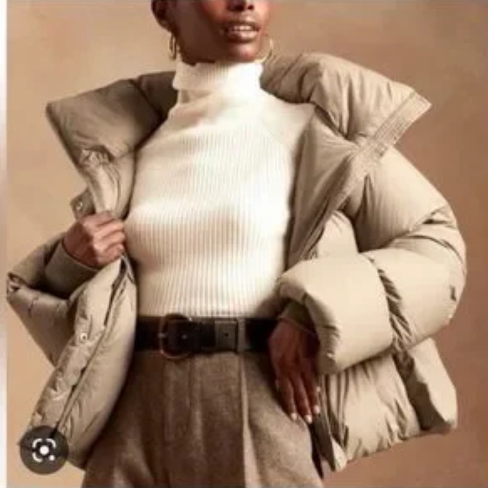Banana Republic Women's Down Blend Puffer Jacket in Soft Carmel